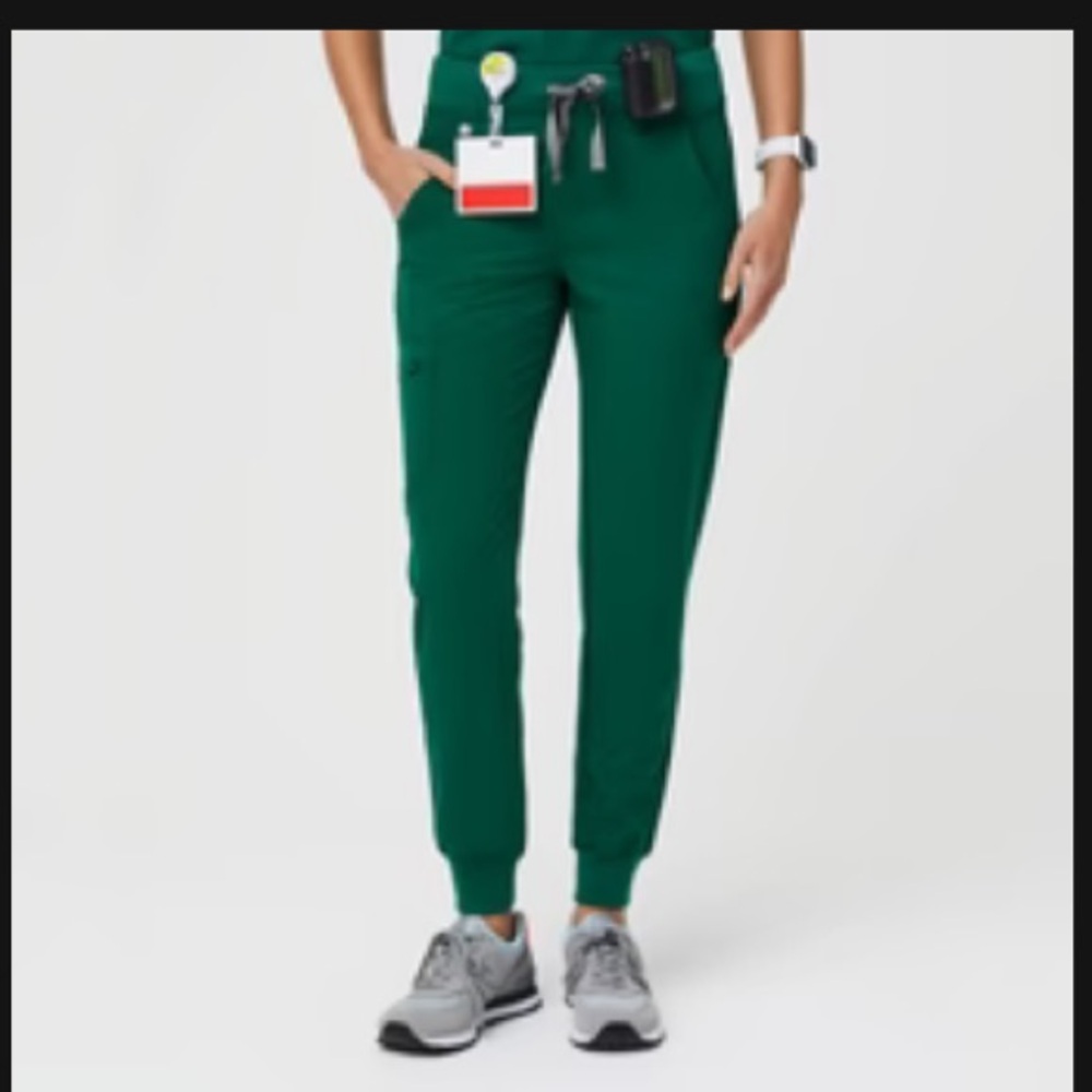 Figs Women's Green Jogger Pants